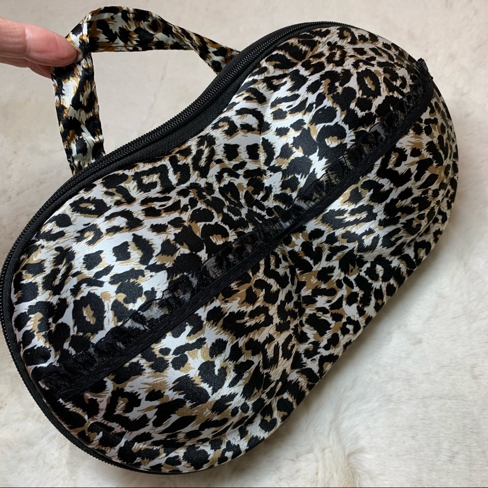 Travel Bag Bra Protector/Lingerie Organizer, Satin Animal Print, Zippered, EUC
